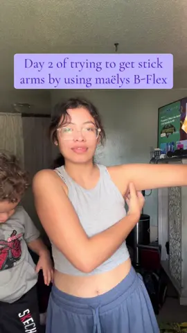 ⛄️I want snowman’s arms , litterally 💀 #fyp #maelys #bflex #armslimmer #skintightener #slimmer #cream #gift #evelynjua