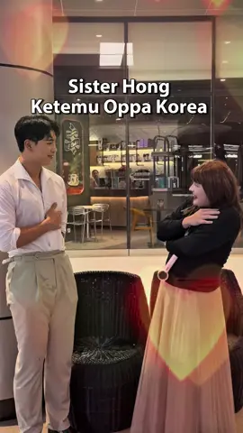 Sister Hong ketemu Mingyu Oppa Korea Ganteng Kiyowo di Delipark Podomoro Mall  #oppa #raum #sisterhong #korea #deliparkmedan #barista #raumcafe #mingyu #mingyuseventeen 