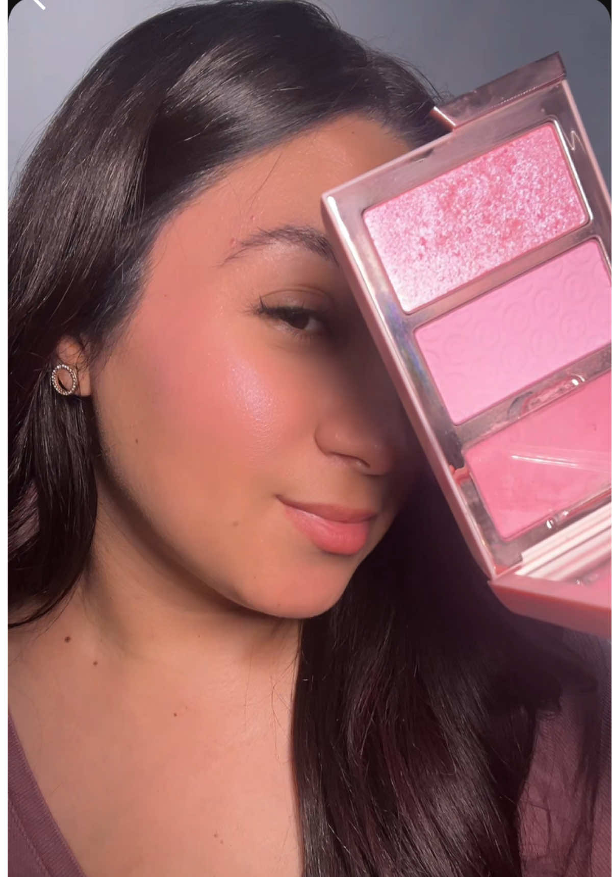 Cream Blush after Powder Blush!it did make it look so much more brighter😍 also in love with this @ONE SIZE BEAUTY Cheek Clapper 3D Blush Trio Palette💗 #onesize #onesizebeauty #trio #blushplacement #blush #blushing #beautyhacks 