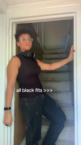 hate when deodorant stains my shirts 💔🥀 #bi #blackfits #fitcheck #OOTD 