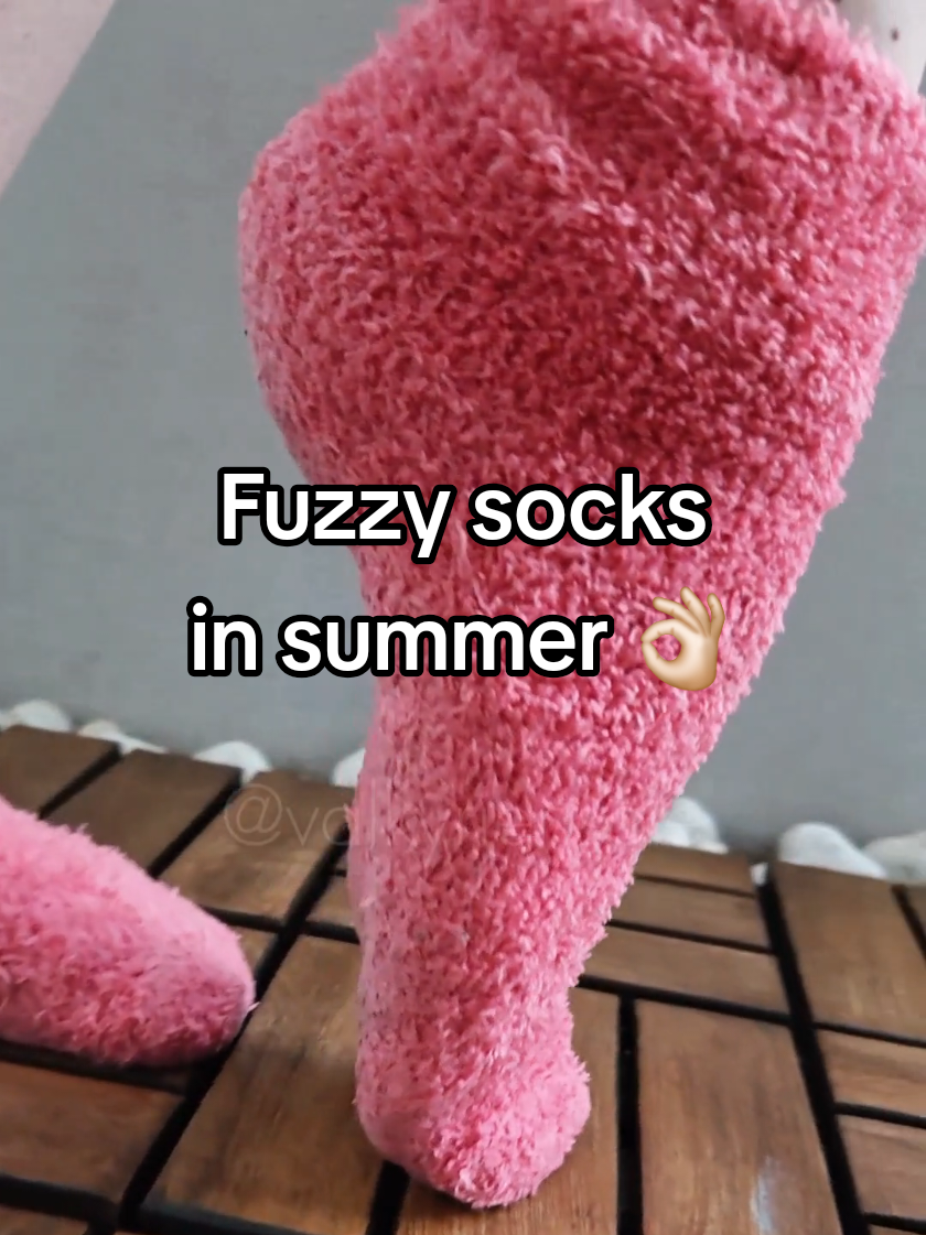 Wer trägt schon Kuschelsocken im Sommer bei 30° ? 🤪