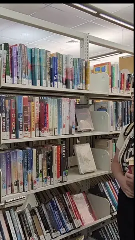 oh heyyy 👋🏻 my name is Chelsea and I love reading and writing queer books! I'm new to booktok, and trying to meet my fellow readers! I'm currently reading A Gentleman's Gentleman by TJ Alexander and it's SO good! what are you reading? #queerbooks #queerstories #booklover #bookcommunity #transromancebooks #amreading #romancereader 