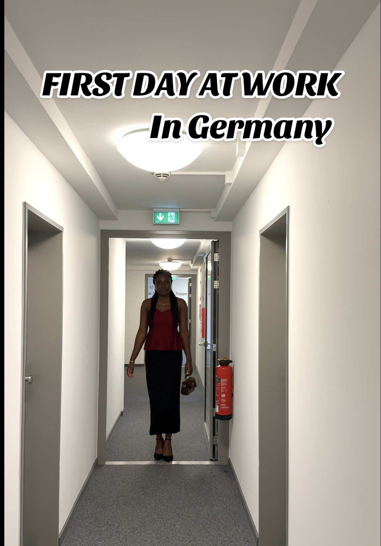 Time to pack all my clothes 😩😩🫠 #livingingermany #WorkCultureShock #ExpatInGermany #LifeInGermany #anabelemebo 