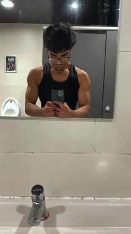 #fyp #gym #mog #looksmax #lookism #GymTok 