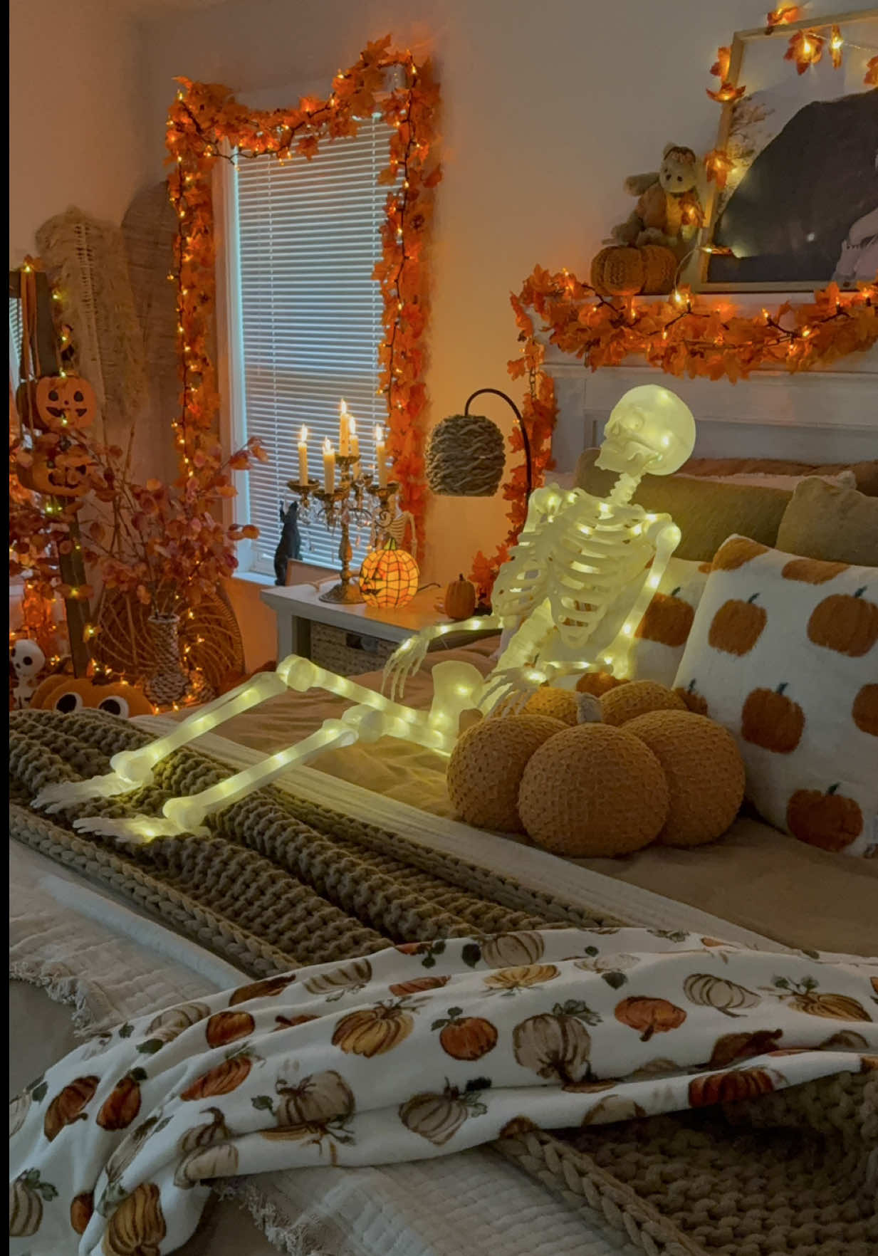 On my LTK ..best Walmart spooky find ✨🍂🙂‍↔️🍁 #spookyseason #halloweendecor #fallhaul  #walmartfinds 