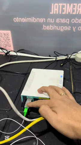 GPON STICK OLT entregando planes de 900Mbps 🙌🙌🙌📡📡📡           👉 Si estás interesado en adquirir unidades, diligencia tus datos en el siguiente enlace: 🔗 https://mac-tel.co/MiniOLT/  #Mikrotik #it #olt #viral_video #isp 