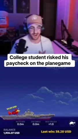 College student risked his paycheck on the planegame #collegestudent #planegame #kickstreaming 
