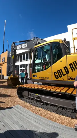 It’s only 6.5 months to @CONEXPO-CON/AGG  2026. Here’s a walk around of the Volvo stand at the 2020 event 