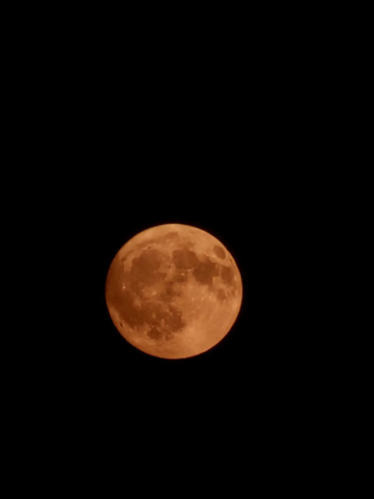 Hoy es 8 de agosto de 2025 y la luna se encuentra en fase luna gibosa creciente, también conocida como luna creciente gibosa. Está a punto de alcanzar su fase de luna llena, con aproximadamente el 97.65% de su superficie visible desde la Tierra #lunacreciente #parati #fouryou #sigueme #viral #selenofilia #moon #noche #luna 