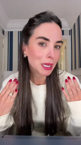 Fiz um procedimento estético  inovador chamado transplante de sobrancelha! Sim, eu arranquei cabelo e coloquei na sobrancelha! Quem fez em mim foi a Lu Make Up (busquem por isso no internet que vocês acham o perfil!) ##transplantedesobrancelha##sobrancelhas##foryou