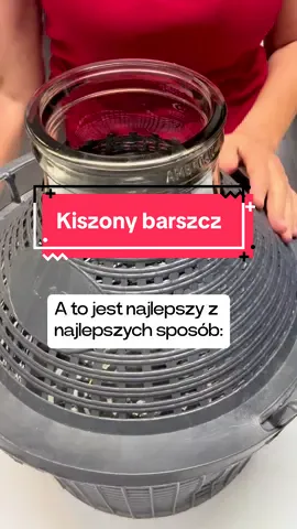 Czy wiesz że kiszony barszcz to Jest absolutny super food? 🫜Wzmacnia odporność - naturalne probiotyki chronią przed infekcjami. 🫜Poprawia trawienie - reguluje jelita, likwiduje wzdęcia i zaparcia. 🫜Obniża ciśnienie - buraki rozszerzają naczynia i wspomagają serce. 🫜Oczyszcza organizm - wspiera wątrobę, usuwa toksyny i metale ciężkie. 🫜Działa przeciwzapalnie - odkwasza organizm, łagodzi stany zapalne. #womenhealth #barszcz #superfoodrecipes #foodfromscratch