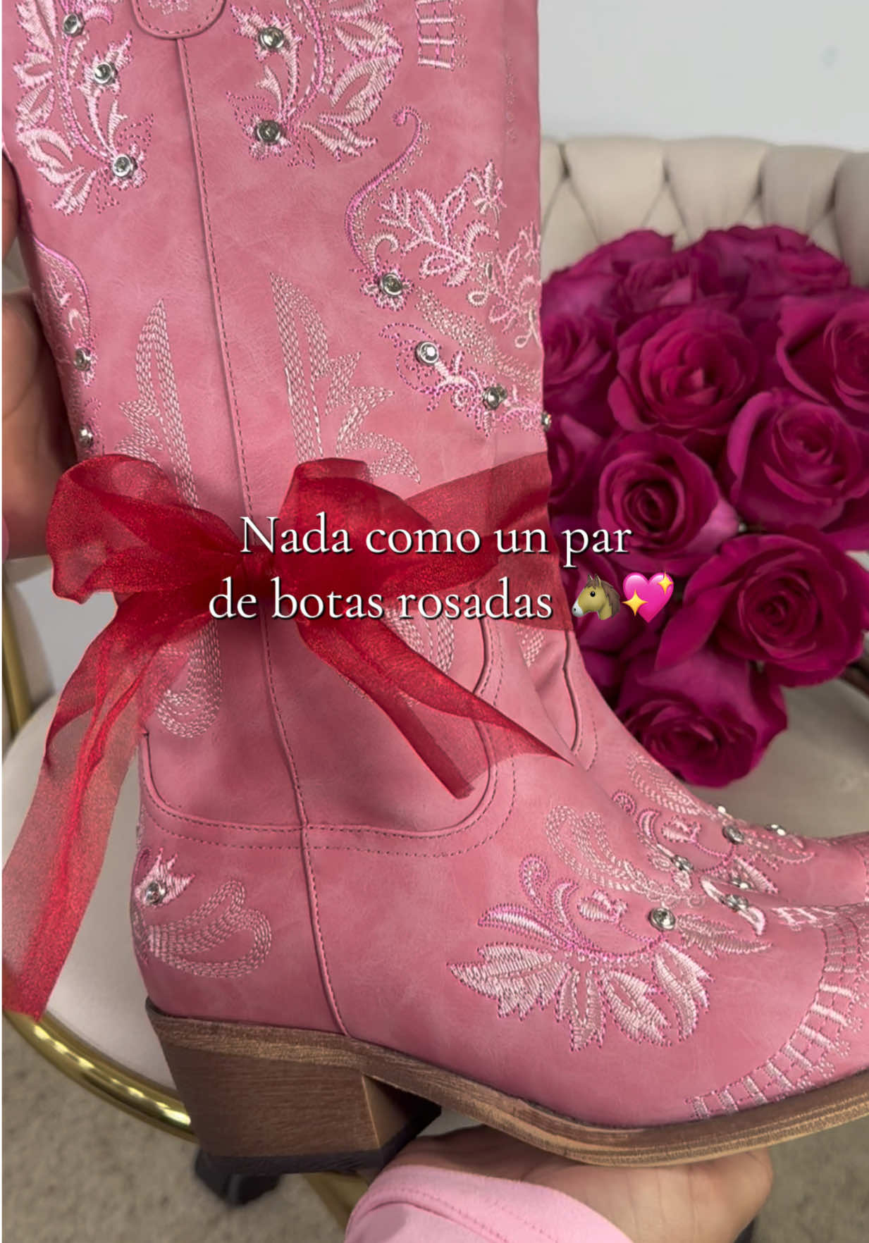 Para vaqueras coquette 🥰💖 #botas #outfitvaquero #vaqueraoutfits #vaquera 