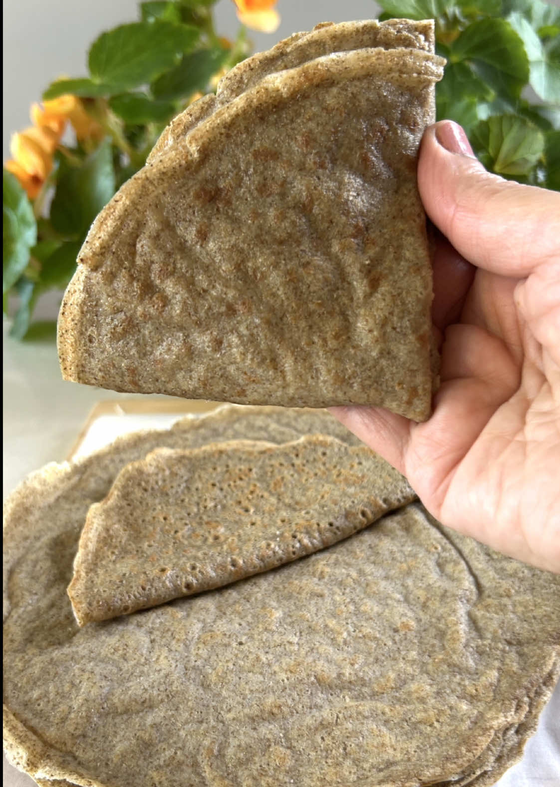 Soft, flexible, and made from just quinoa and chia seeds, these wraps are a total game-changer! 👌 They’re a wholesome, homemade alternative to store-bought gluten-free options, with no gums, fillers, or weird ingredients. Use them for tacos, sandwiches, pizzas, or whatever you love most! 😋 The recipe is available 👇🙏 https://zaracooks.com/videos/quinoa-chia-seed-wraps/ #quinoawraps #chiawraps #glutenfreerecipes #plantbasedwraps #highproteinrecipes #quinoarecipes #flourlesswraps #glutenfreetortillas #cleanrecipes #antiinflammatoryfoods #gutfriendlyfoods #healthywraps #veganprotein #omega3rich  #glutenfree #vegan #homemade #Recipe #easy #easycooking #viral #food #FYP