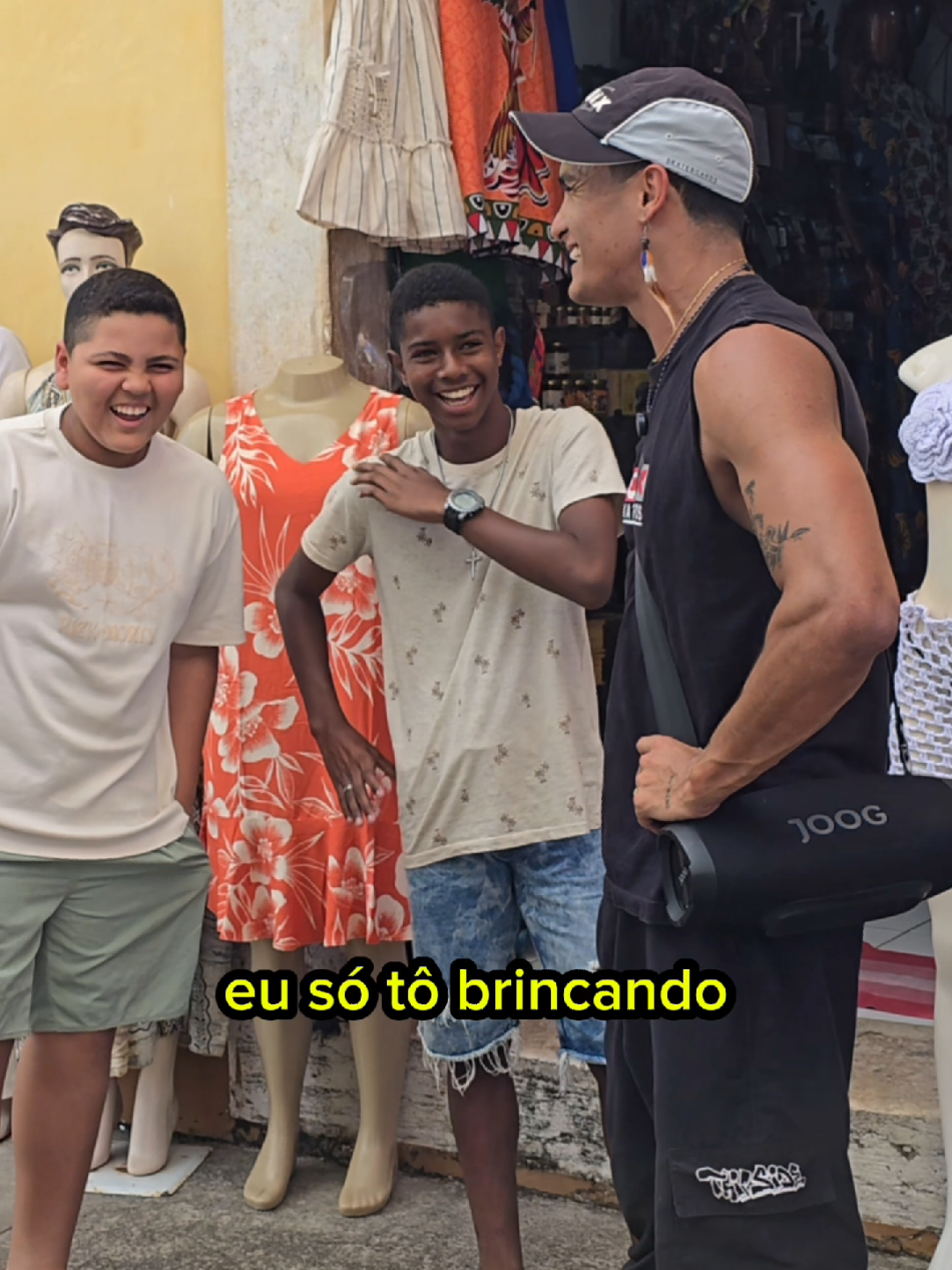 Achei meu segurança 🤣#rimas #freestyle #rap #hiphop #rapnacional #brasil #metro #vagao #trem 