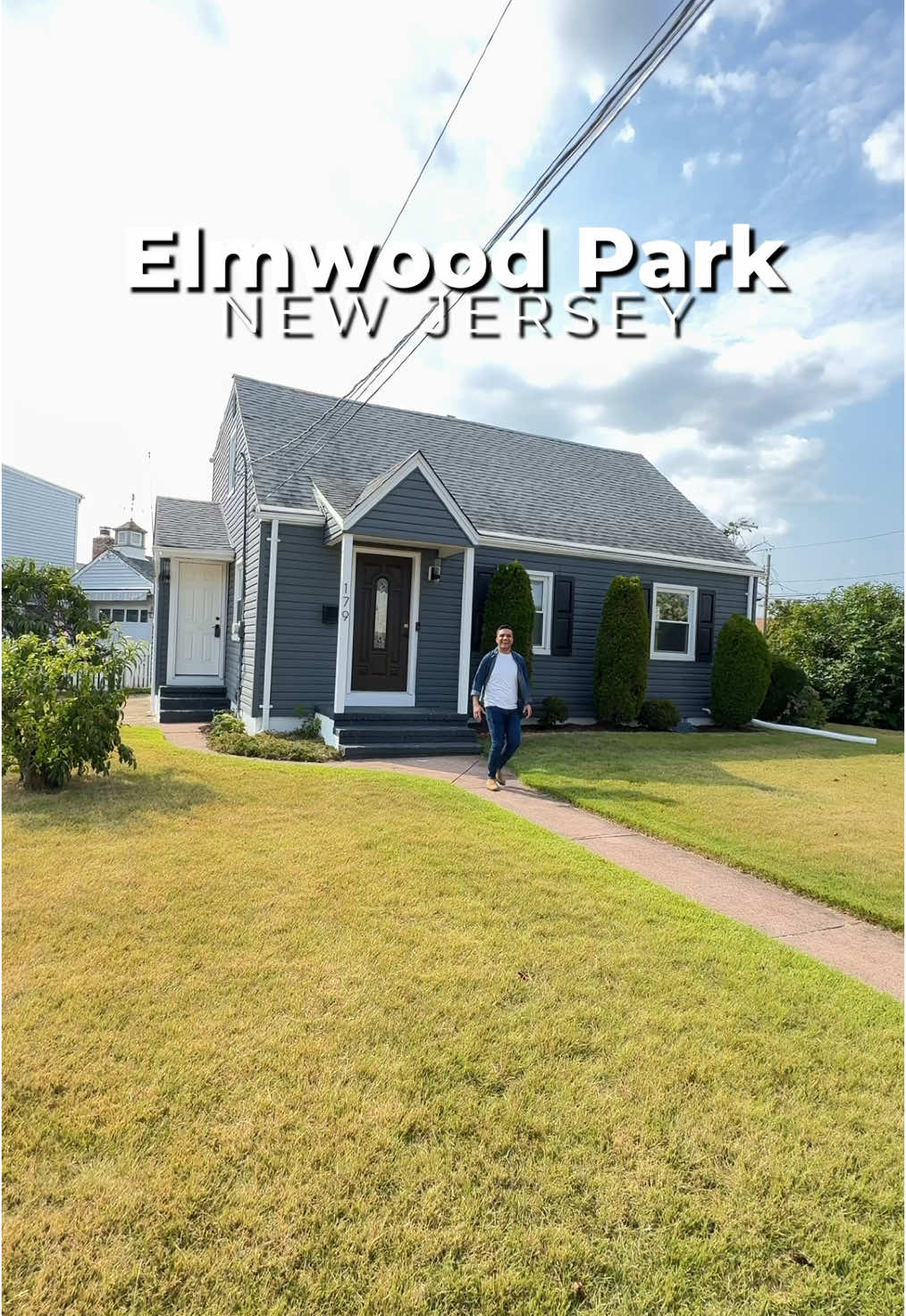 🏡 ¡Descubre esta joya en el corazón de Elmwood Park, NJ! Al entrar, te recibe una sala luminosa con ventanales que llenan el espacio de luz natural, perfecta para relajarte o recibir a tus invitados. La cocina, moderna y funcional, conecta con un comedor acogedor, creando un espacio ideal para reuniones familiares. Cuenta con 4 habitaciones amplias y 2 baños bien distribuidos para mayor comodidad. En la parte trasera encontrarás un patio privado, perfecto para disfrutar de barbacoas, juegos al aire libre o simplemente relajarte en un día soleado. Además, su ubicación te ofrece fácil acceso a comercios, parques y transporte, combinando tranquilidad y conveniencia en un solo lugar. LA:  Mary Hart, Century 21  #forsale #forsalenj #realtor #dreamhomes #newconstructionhome #couplegoals #LUXURYHOME #bigbusiness #njhomes #NEWHOMESALE #houseforsale #newarknj #patersonnj #paterson #newyorkcity #passaiccounty #buyahome #remodelacion 