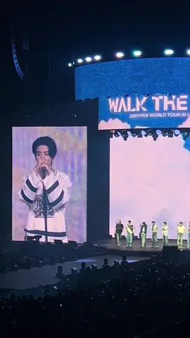 The huzz going crazy last night 😭💔 #jake #sunghoon #walkthelinetour #enhypen #engene 
