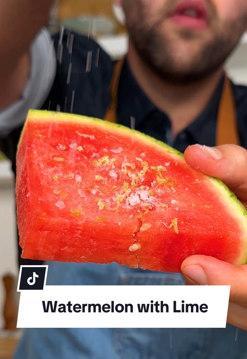 Watermelon + lime + a sprinkle of salt = the most delish hydration hack 🤩 #summerrecipes #watermelon #hydration #snackideas 