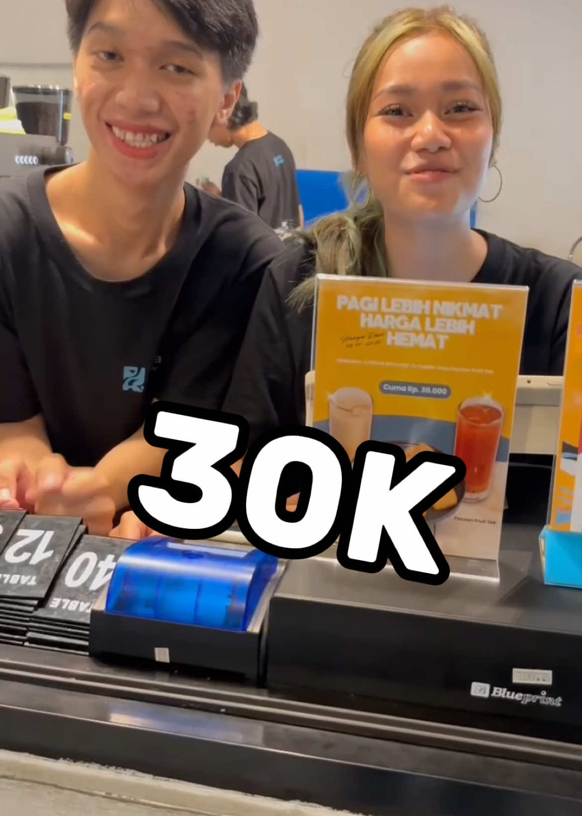 Promo pagi (06.00 - 11.00) Ubi Goreng & Es Kopdar / Passion Fruit Tea Cuma 30K aja! Promo Makan siang (11.01 - 14.00) Nasi BTS & Es Kopdar / Passion Fruit Tea Cuma 35K! 🕒 Waktunya pas, harganya pas, rasanya? Jelas puas!