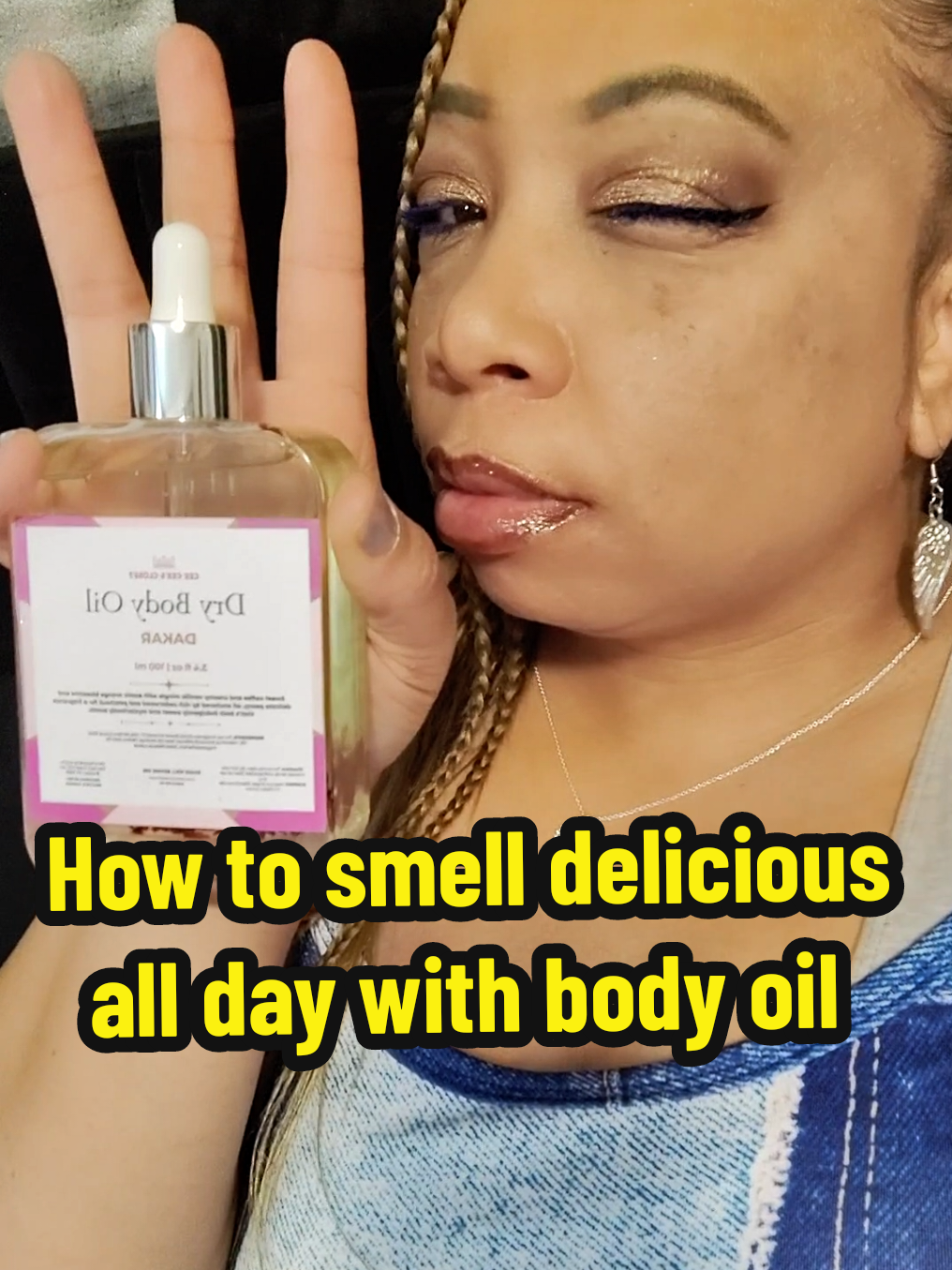 Need an intense sensual moisturizer that smells like pure luxury after a relaxing bath. Try this captivating scent that combines creamy coffee, delicate blossoms, and warm woods in a captivating fragrance that is fast-absorbin. Dakar is a lightweight dry body oil that absorbs quickly without leaving greasiness. It is a  glamorous Gift Choice & & Luxurious and thoughtful present for friends. It is handcrafted quality & has a gentle formulation including dried hibiscus petals, adding a personal touch to each bottle. The nourishing ingredients are infused with nourishing oils like grape seed, sweet almond, moringa, and sunflower for skin hydration and protection. #ceeceeclosetnyc  #drybodyoil #bathroutine #bodyoilsforskin #scentlayering #perfumeoil  #howtosmellgoodallday 
