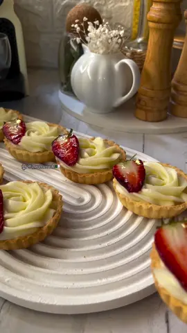 تارتولات الفراولة 🍓  . . . . #foodalgeria #fypviraltiktok #tiktokfood #اطبخ_علي_تيك_توك #creatorsearchinsights #cookingtiktok #cooking 