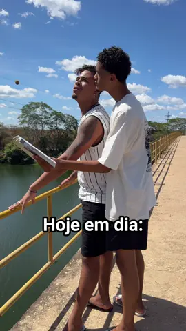 😭