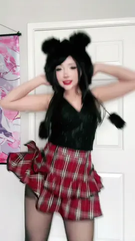 STREAMING WITH @Cece and @cat RIGHT MEOW #cosplaydance #cosplaystreamer 