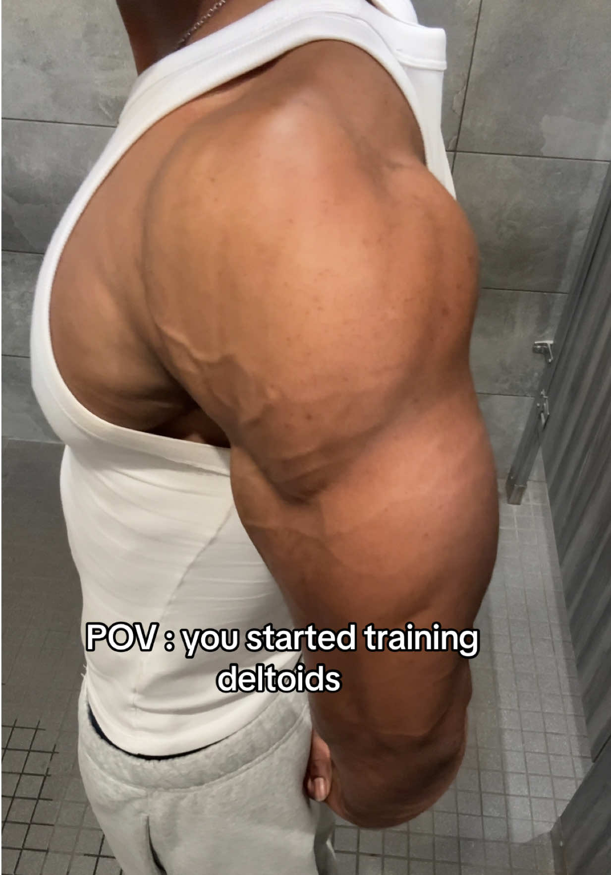 I’ve never used detoilds in my life 😭 #fyp #gym #motivation #bodybuilding #GymTok #shredded #gymmotivation #Fitness #fyp #foryoupage 