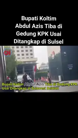 JAKARTA, CNI - KPK telah menggelar sejumlah operasi tangkap tangan (OTT) terkait Dana Alokasi Khusus (DAK) pembangunan rumah sakit. Bupati Kolaka Timur (Koltim) Abdul Azis yang telah diamankan kini tiba di gedung KPK, Jakarta Selatan. Pantauan Cendana News di Gedung KPK, Kuningan, Jakarta Selatan, Jumat (8/8/2025), Abdul tiba sekitar pukul 16.23 WIB. Abdul terlihat mengenakan kemeja cokelat dan topi putih. Abdul hanya melambaikan tangan saat tiba. Abdul langsung dibawa menuju ruang pemeriksaan.Abdul merupakan salah satu pihak yang diamankan KPK dalam kasus ini. Abdul ditangkap setelah Rakernas NasDem di Makassar, Sulawesi Selatan. 