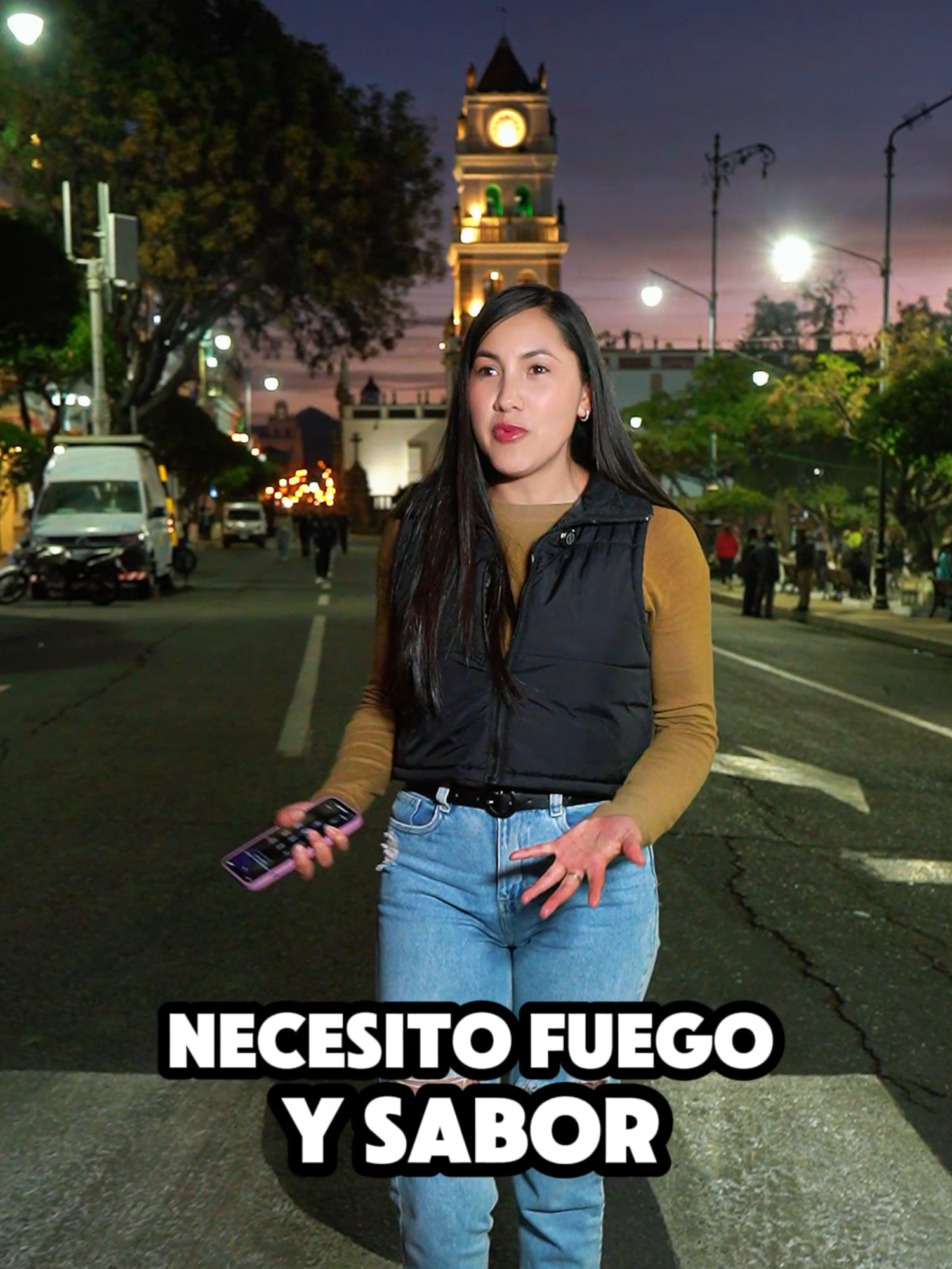 🔥 ¡EL MEJOR POLLO DE LA CIUDAD esta en Fuego y Sabor! El antojo ya te llamó… ¡y nosotros respondemos con puro sabor! Sigue ese aroma, ese olorcito a leña y las indicaciones… y llegarás directo al mejor pollo de la ciudad 🐔✨ 📍 Calle Eliodoro Ayllón #56 (A unos pasos de Radio Antena 2000) 📲 Pedidos al 64443777 🕓 Horarios de atención: — Martes a Viernes: 17:00 a 22:30 — Sábados y Domingos: 12:00 a 22:00 🔥 ¡Ven y pruébalo tú mismo! #restaurante #polloalaleña #comidarapida #pollorico #fuegoysabor #comida #sucrebolivia🇧🇴