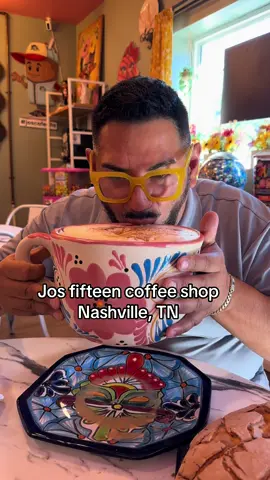 Los más nuevo de JOS FIFTEEN COFFEE SHOP | este Mega cafe con su mega concha es ideal para compartir con tus amigos/amigas #nashvillebakery #nashvillecoffeeshops #bakery #coffeeshop #nashville 