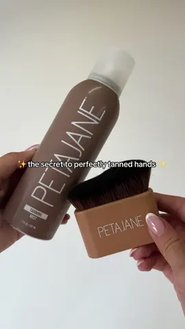 kiss those cheeto fingers goodbye 👋🏼 #selftanner #beauty #tan #petajanebeauty 