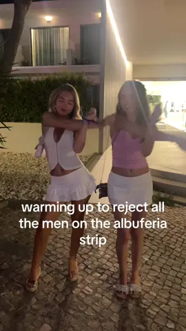 @evaspinks @Grace Wilson 🌸 @soph #albufeira🇵🇹 