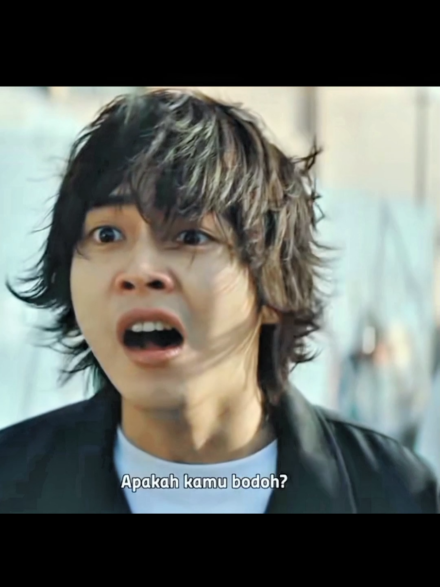 sumpah si disini ngakakk banget di kira ceweknya jelek eh pas nengok ke belakang ceweknya imut😂 #out2023 #outmovie #filmoutjepang #liveaction #rekomendasifilm #fypシ゚ 