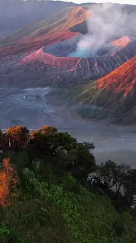 yang belum kbromo semoga bisa kesini dan di permudah jalan rezekinya #trevel #bromotenggersemeru #bromomountain #bromo #bromotrip #bromotour 