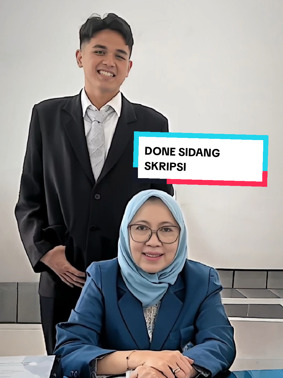 Terimakasih sebanyak-banyaknya untuk Dr. Ani Nuraini, M.M yang sudah super super baik sekali selama bimbingan dan sidang skripsi ini selesai 🫶. Alhamdulillah 3/3 selesai 🔥🔥🤲 #skripsi  #sidangskripsi  #fyp  #fotobareng 
