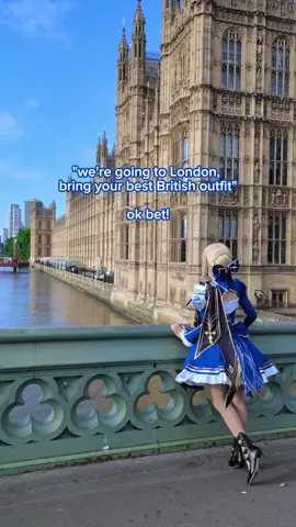 I visited London cosplaying as Saber! And I got cute pictures of my Saber cosplay (Honkai Star Rail x Fate Stay Night version)  #HonkaiStarRail #sabercosplay #fatecosplay #fatestaynight #hsrcosplay #honkaistarrailcosplay 