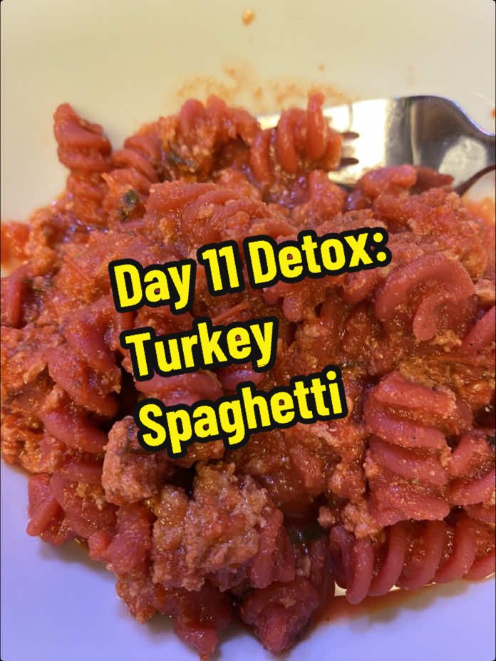 Day 11 Detox!!! Turkey Spaghetti using beet juice. #spaghetti #turkey #detox #animalprotein #beets #tomato #sauce #leftovers 