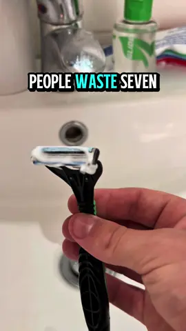 If you shave either your legs or your face, this is a game changer 😱 It helps when there's low water pressure by cleaning your razor better and faster, and you save so much water since the razor rinser only uses 1 cup of water! Perfect for men and women who travel, backpack, camp, etc. #shavingtips #shavinghacks