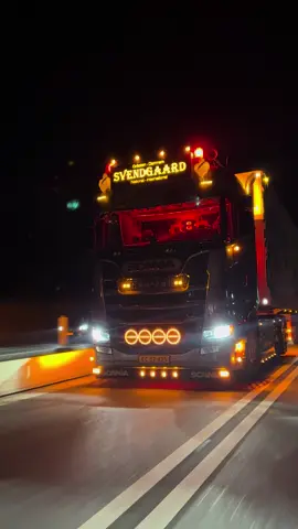Svendsaard #scaniav8 #gejler #foruyou #fyp #foryoupage❤️❤️ #🚨 #scnaia #svendgaard #svendgaardtransport #svendgaardtranport🤠🤟🚨🚨 