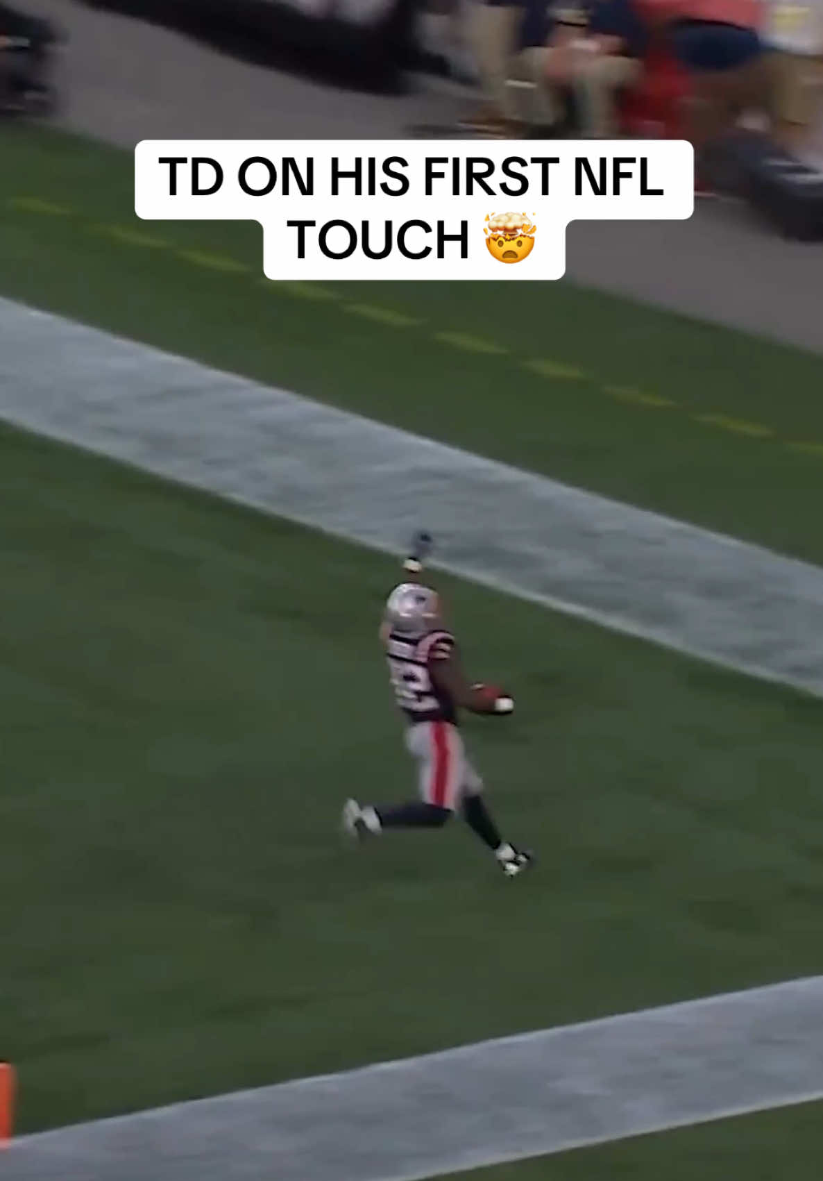 TreVeyon Henderson scores a touchdown every single time he touches the ball (so far) #nfl #nflfootball #patriots #ohiostate 