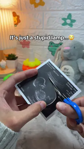 The perfect gift for mom on my profile🫶🏻🥹✨#pregnancygift #babylamp #ultrasoundlamp #babyshowergift #babyshowerideas #babygift 