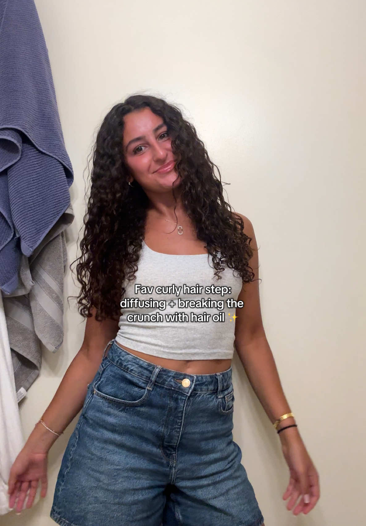 curly girls get it #curlyhairroutine #curlyhairtips #curlyhaircheck #curlyhaircare #curlygirl #curlygirlsgetit #diffusecurlyhair 