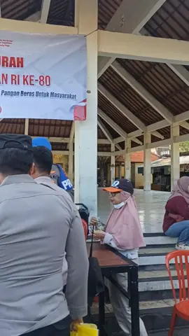 Polres Buleleng Gelar Pangan Murah di Pelabuhan Buleleng