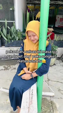 tunjukan pesona klian wahai abg’ pke songket!🫠#fypdonggggggg #bujangmelayu #foryourpage #fypシ 