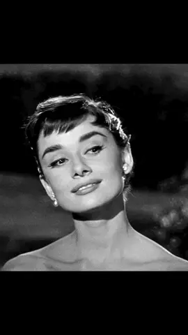 she’s so beautiful. literally my idol #audreyhepburn #audreyhepburnedit #ethereal #pinterest #moodboard #aesthetic #edit 