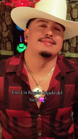Entre más te miro más me Cobenso Que estando atu lado me siento contento 