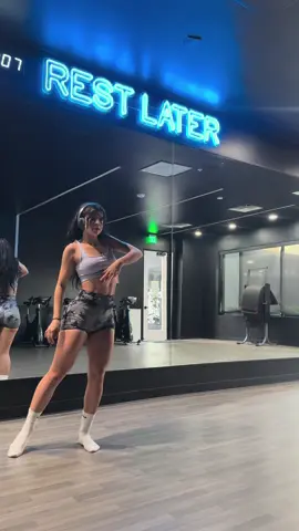 ✨💃 freestyle dancing #baile#parati#fyp#fypage #style#OOTD#baile#latina#bachata#musica#bachatasing#remix#baile#parati#bachatatiktok 