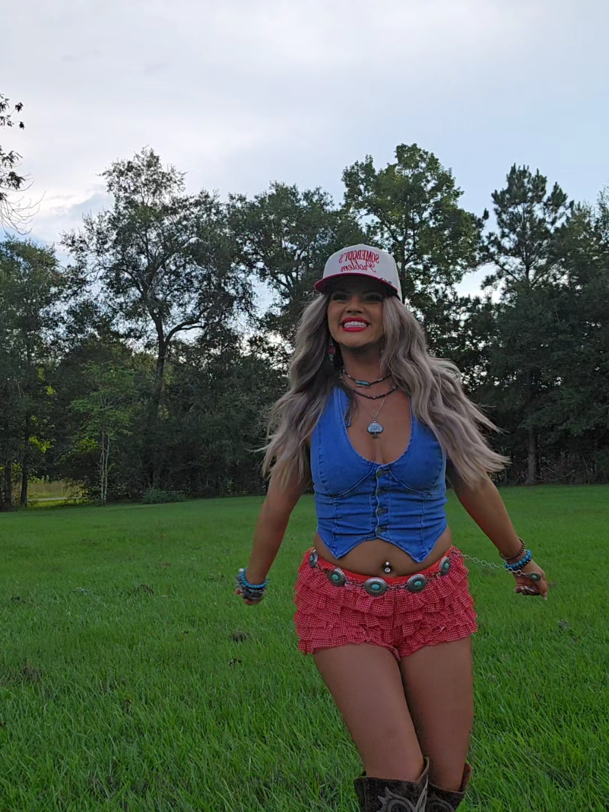 #contentcreator #confidence #fypシ #trends #foryoupage #Outdoors #boots 