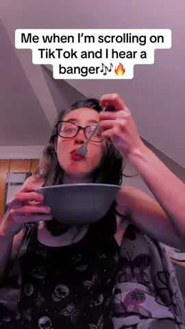 Who starts bopping when they hear a good beat? #bangers #tiktokscrolling #relatable #fyp #goodmusic #firemusic #dancersoftiktok 