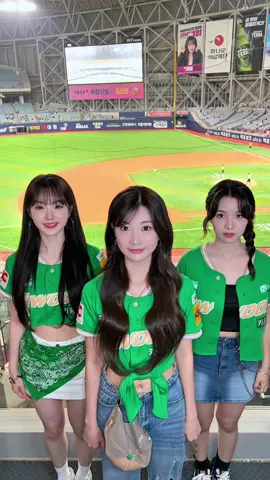 🌱🌱🌱 #WOOAH #우아 